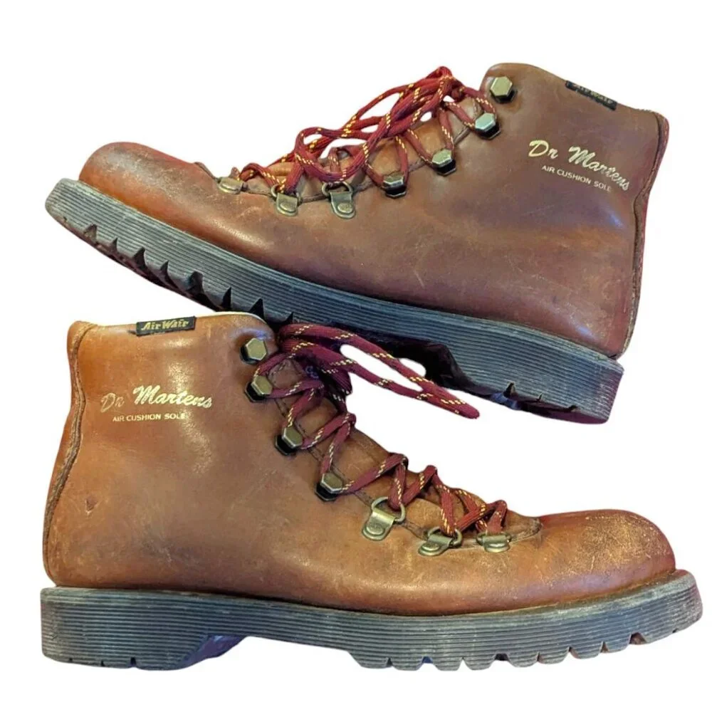 Vintage Dr. Martens 90s Y2K Holt Hiking Work Boots Air Wair Lace Up Chunky Ankle